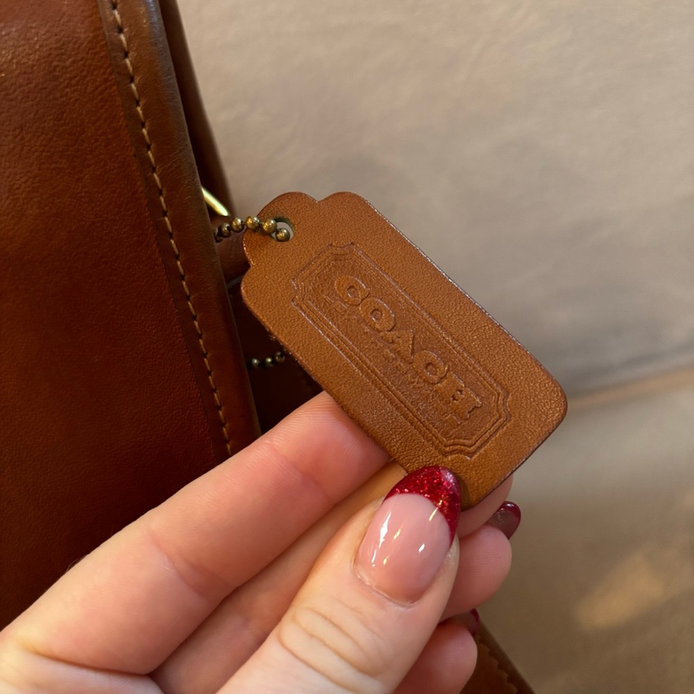 Vintage Coach NYC British tan city bag - Picture 9 of 13